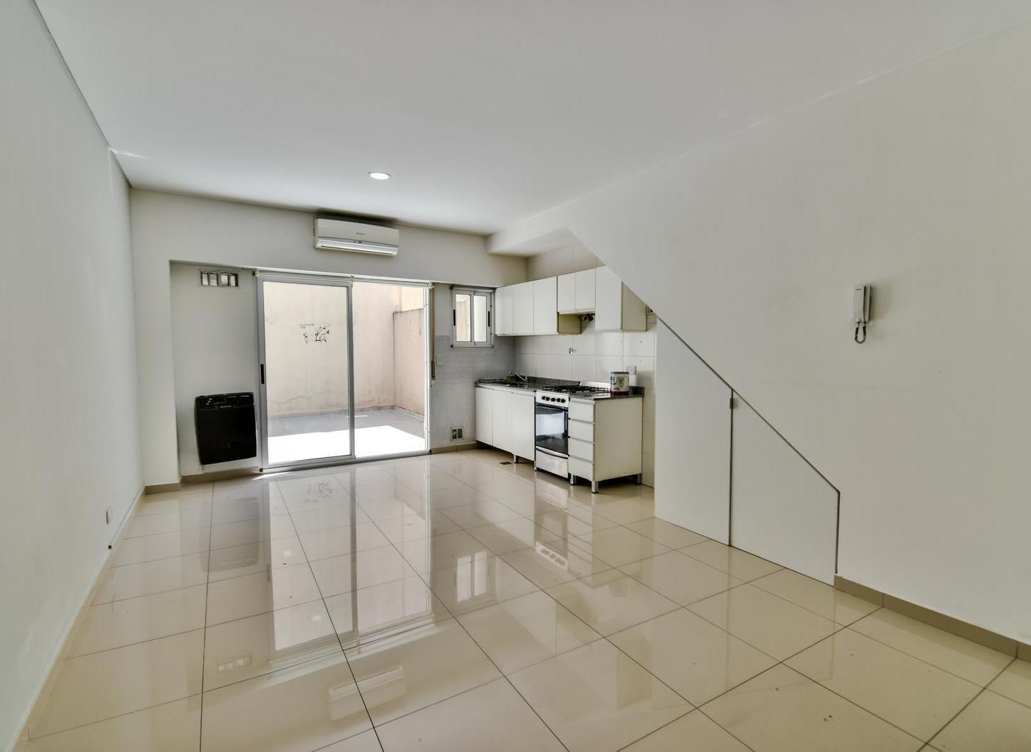 Foto de Venta departamento Mono Ambiente con patio- Villa Luro - Apto Credito, imagen 1