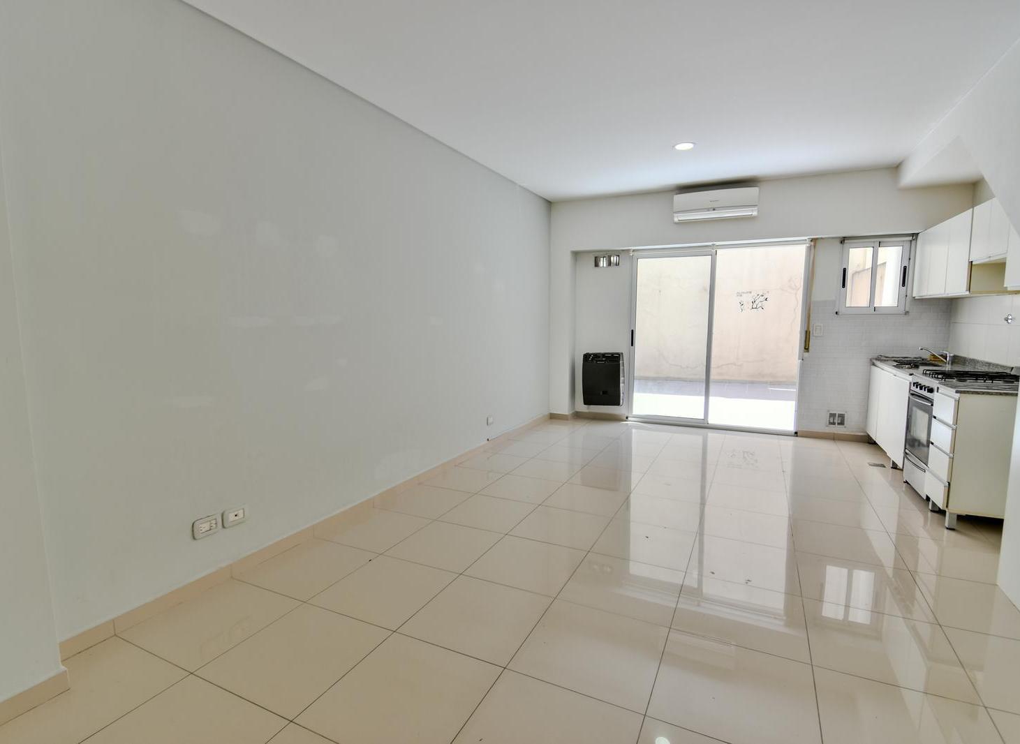 Foto de Venta departamento Mono Ambiente con patio- Villa Luro - Apto Credito, imagen 2