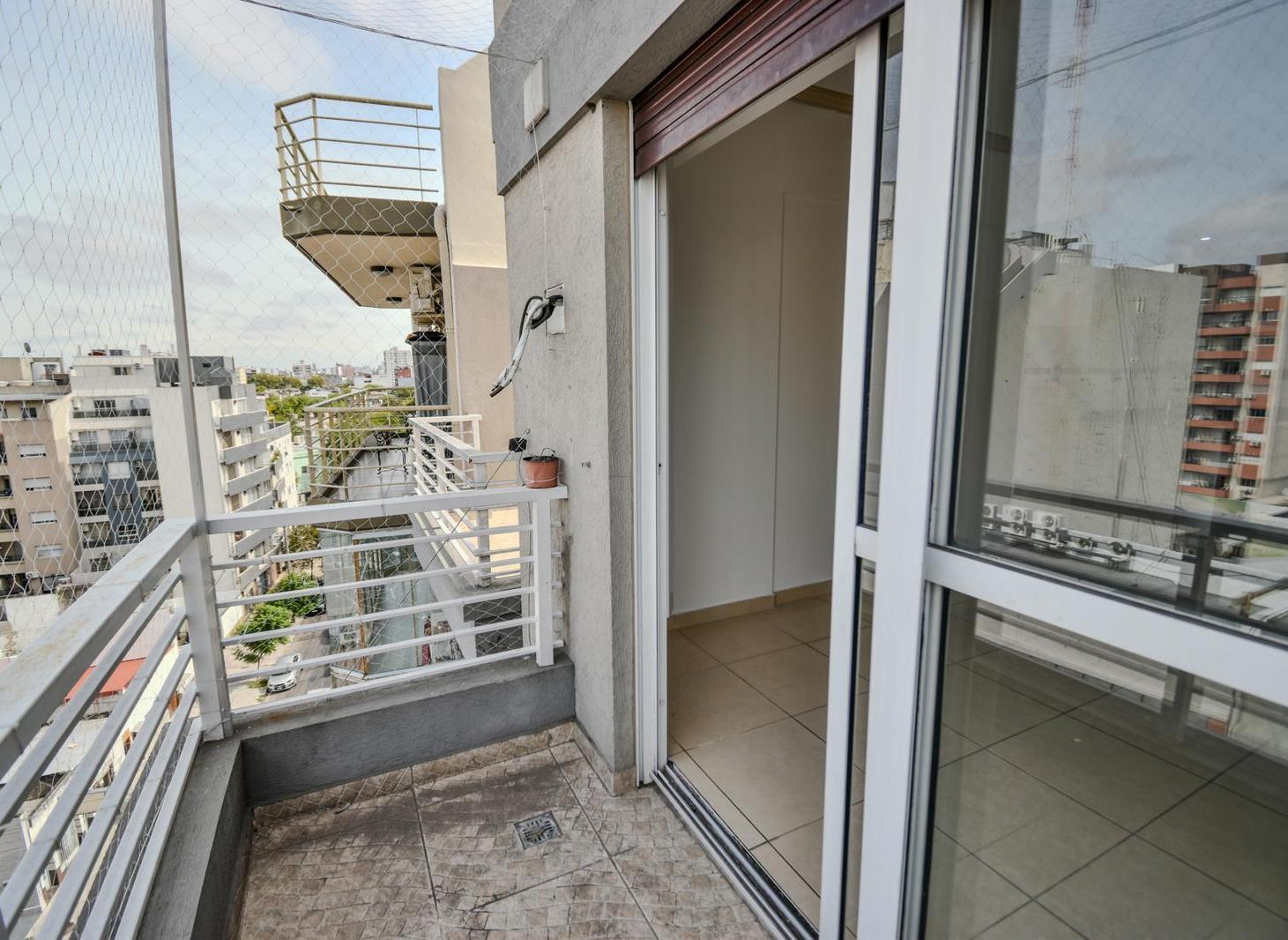 Foto de Venta departamento dos ambientes con terraza propia en Liniers - Apto, imagen 5
