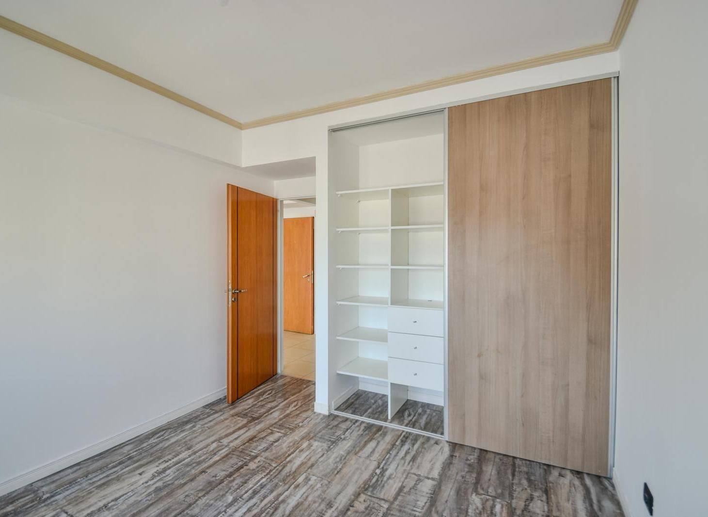 Foto de Venta departamento dos ambientes con terraza propia en Liniers - Apto, imagen 3
