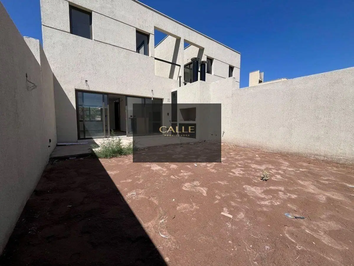 Duplex en venta barrio privado 5