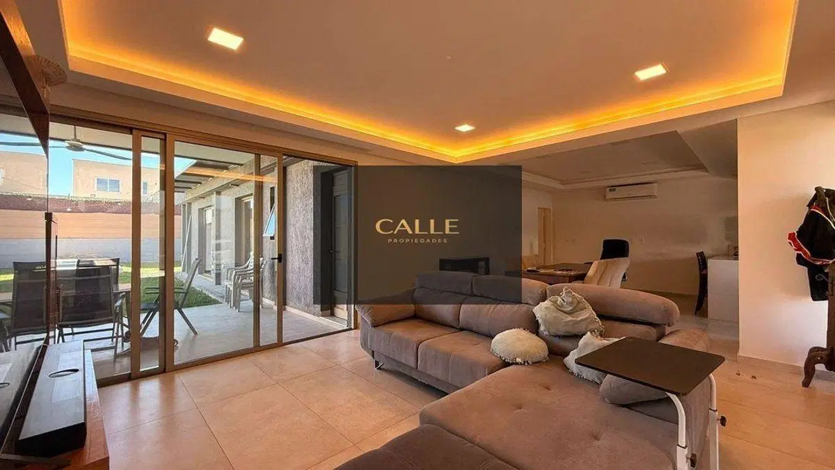 Casa en venta c/ cochera en Las Heras 5