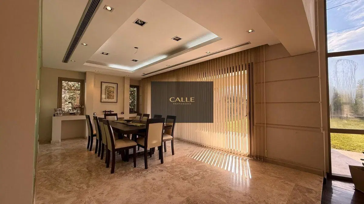 Casa en venta c/ cochera en Dalvian 3