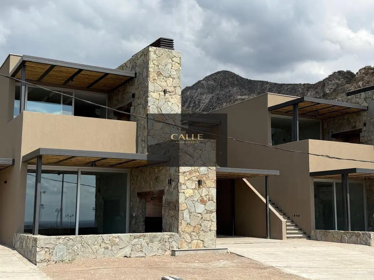 Dúplex en venta c/ cochera en Las Heras 2