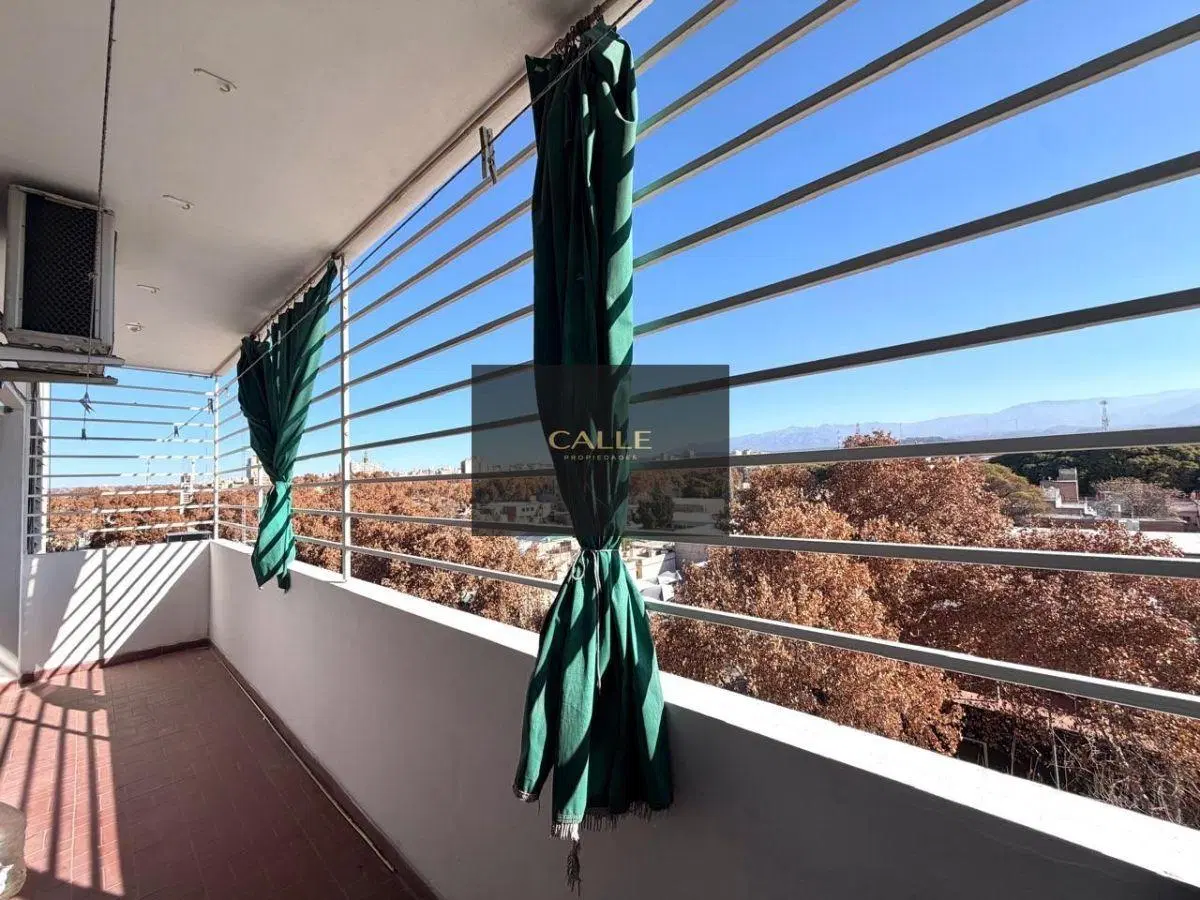 Departamento en venta c/ cochera en 1.ª Sección Parque Central 4