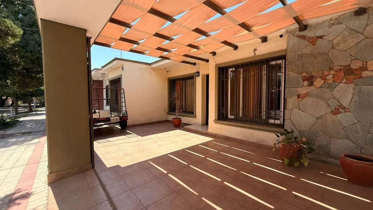 Casa en venta c/ cochera en 6.ª Sección Residencial Norte 1