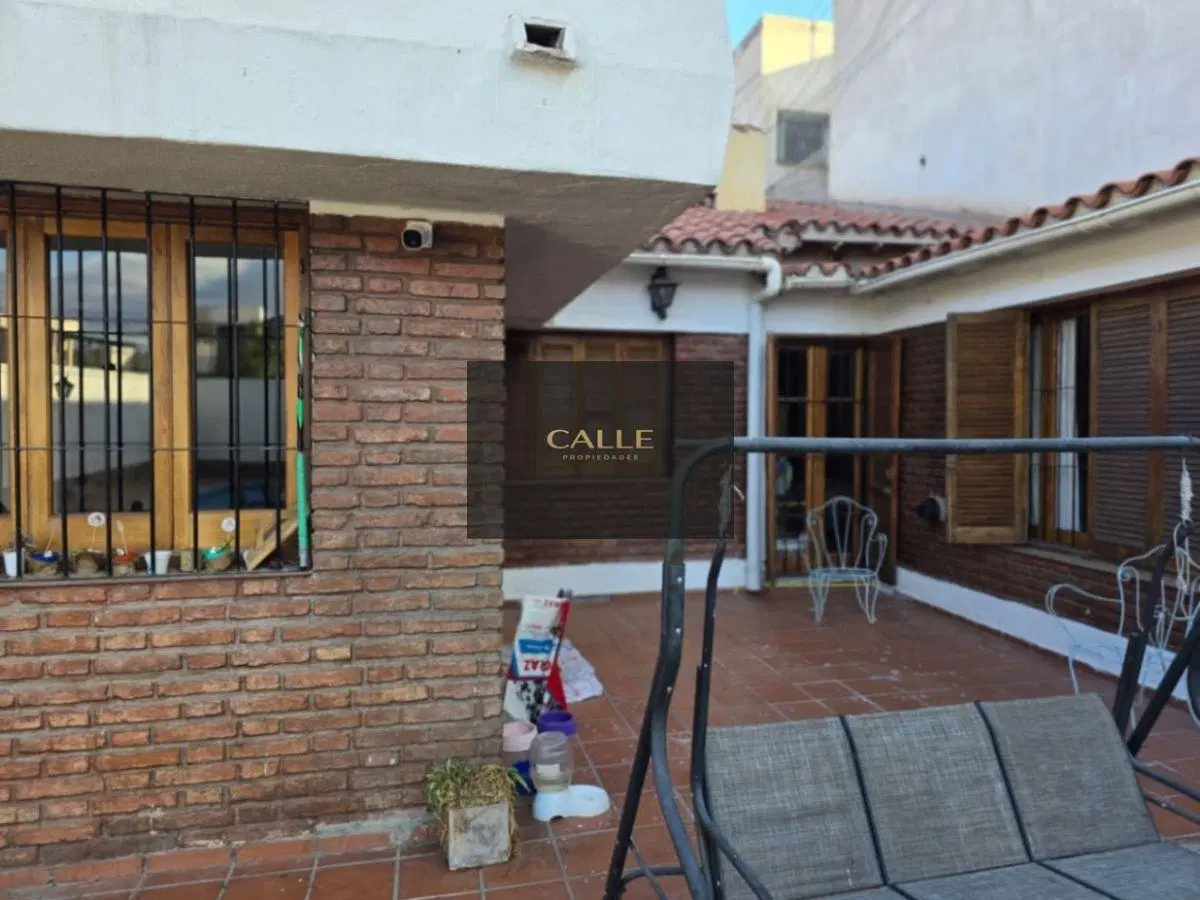 Casa en venta c/ cochera en 6.ª Sección Residencial Norte 5
