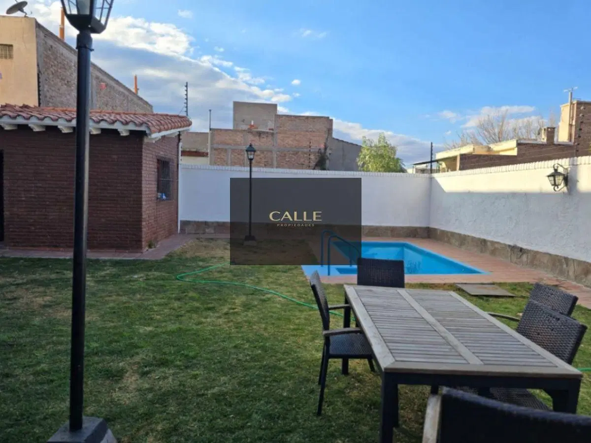 Casa en venta c/ cochera en 6.ª Sección Residencial Norte 1