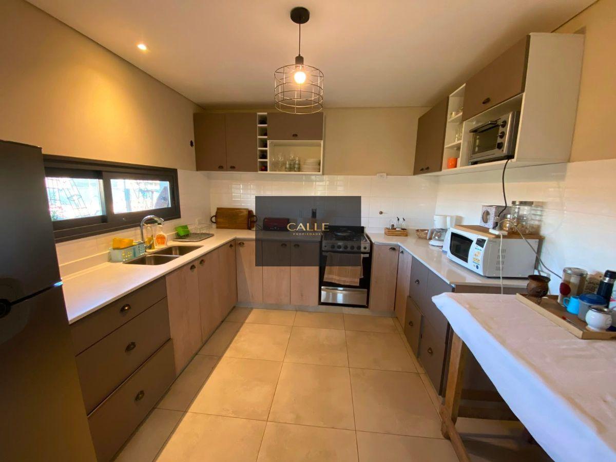 Foto de Casa en alquiler c/ cochera en Maipú, imagen 1
