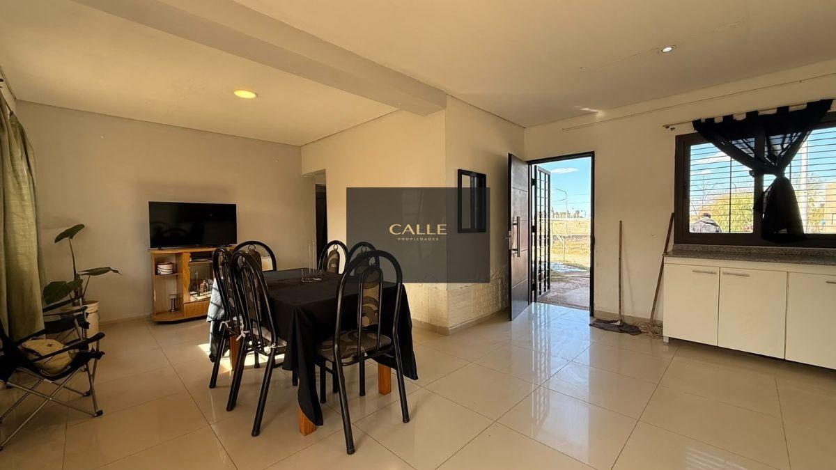 Foto de Casa en venta c/ cochera en Maipú, imagen 2