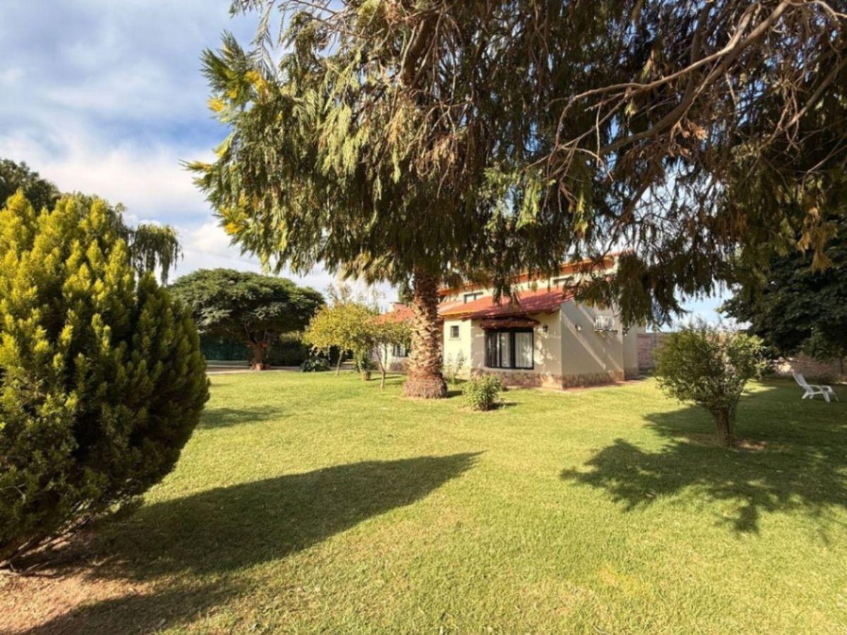 Foto de Casa en venta c/ cochera en Luján de Cuyo, imagen 2