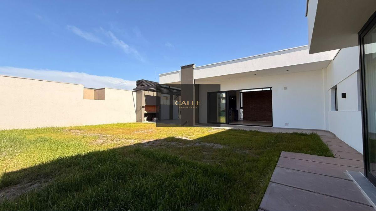 Foto de Casa en venta c/ cochera en Luján de Cuyo, imagen 3