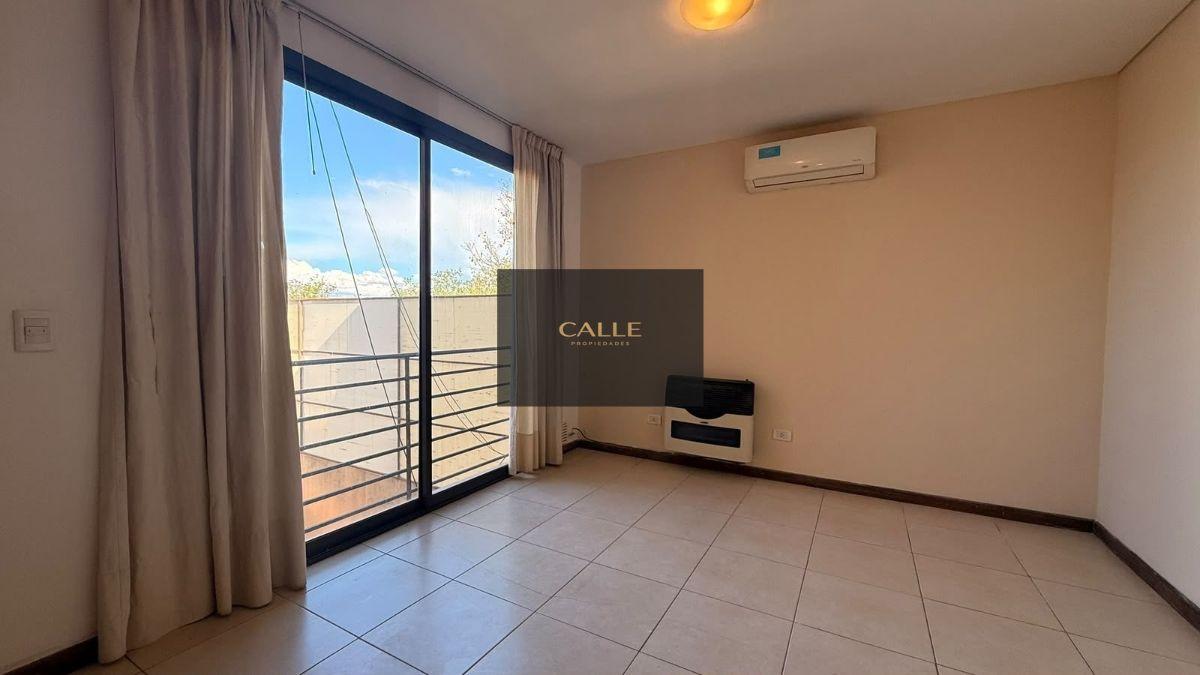Foto de Departamento en venta c/ cochera en Godoy Cruz, imagen 3