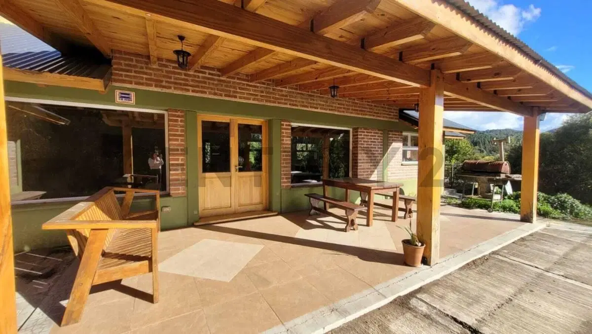 VENTA CASA SAN MARTIN DE LOS ANDES. SOBRE  LOTE DE 3HAS. CUESTA DE SEPULVEDA 2