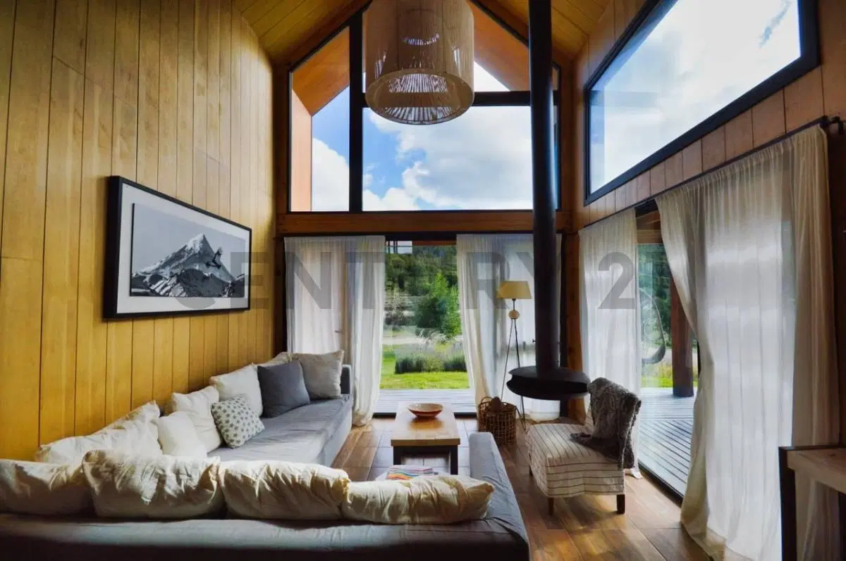 CASA EN VENTA EN SAN MARTÍN DE LOS ANDES. BARRIO NOREGON 2