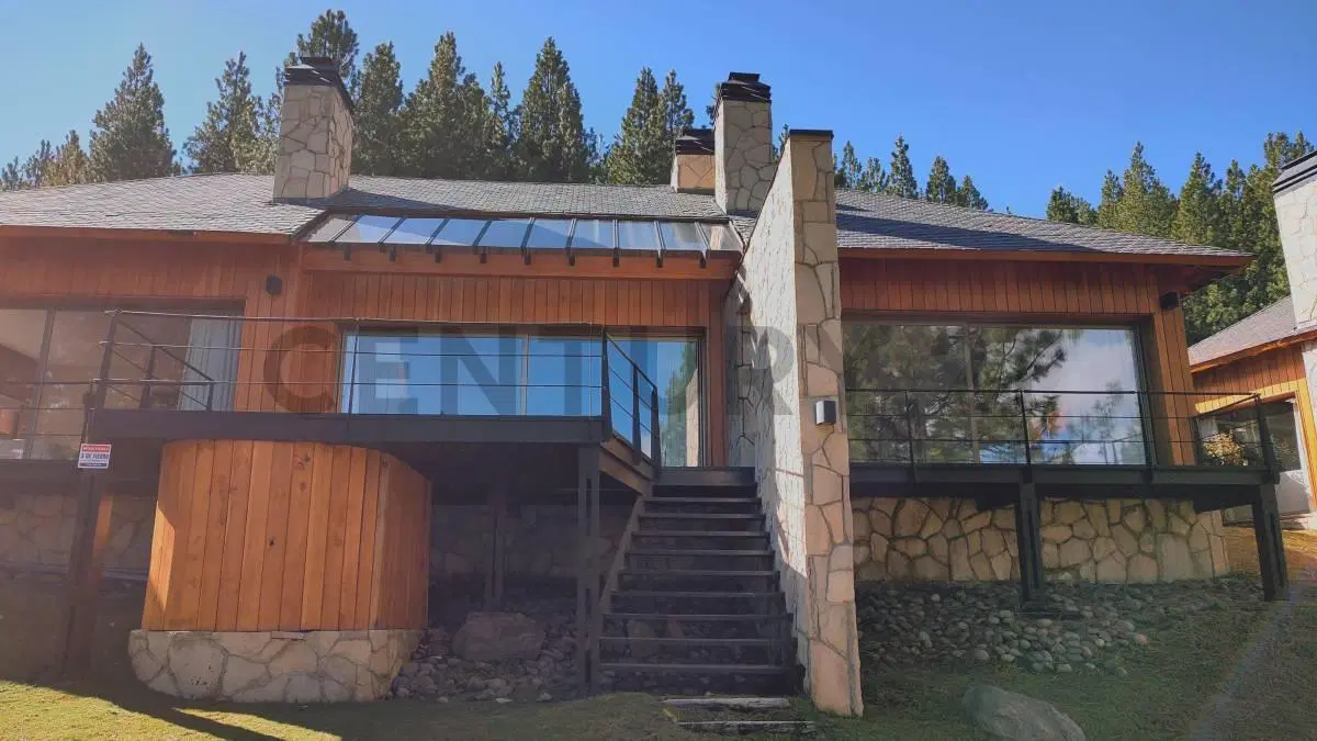 VENTA EXCLUSIVA CASA  SAN MARTIN DE LOS ANDES. BARRIO CHAPELCO GOLF 2
