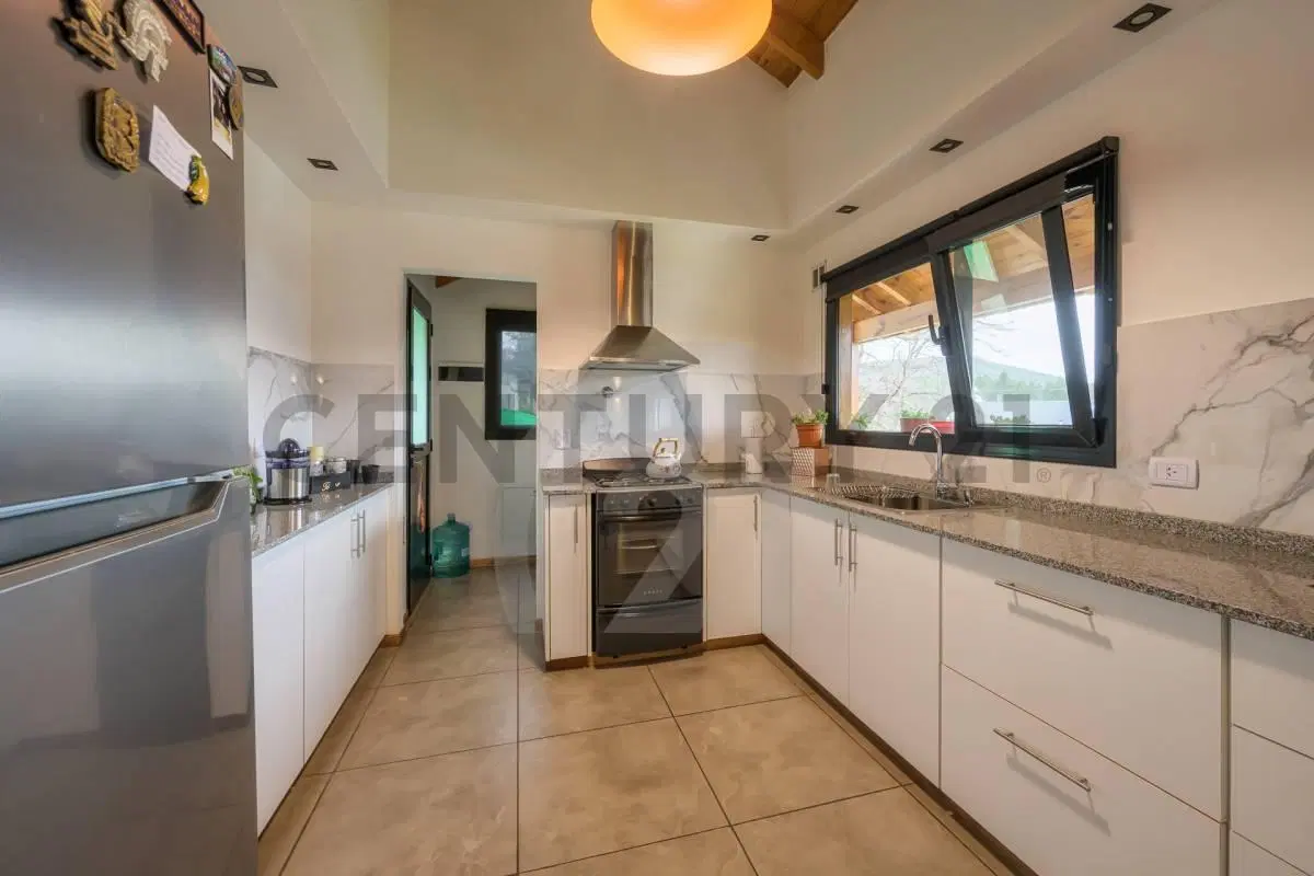 VENTA CASA SAN MARTIN DE LOS ANDES . BARRIO KALEUCHE 2