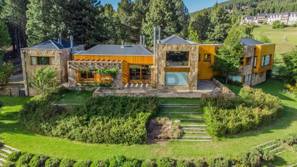 VENTA CASA SAN MARTÍN DE LOS ANDES. BARRIO CHAPELCO GOLF 3