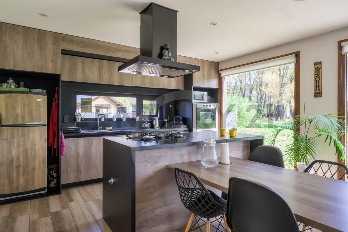 Foto de VENTA CASA SAN MARTIN DE LOS ANDES. A ESTRENAR , BARRIO LA CASCADA, imagen 1