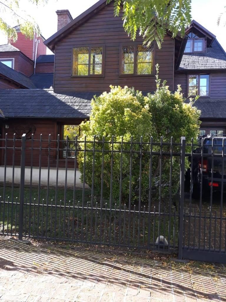 Foto de VENTA CASA SAN MARTIN DE LOS ANDES .CASCO CENTRICO, imagen 1