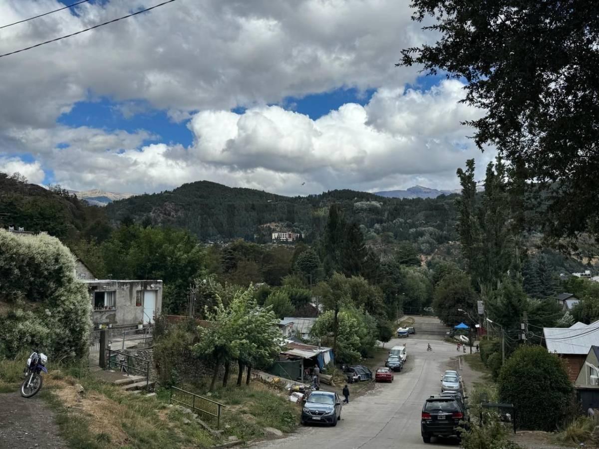 Foto de VENTA TERRENO SAN MARTIN DE LOS ANDES. CASCO CENTRICO PROYECTO APROBADO, imagen 2