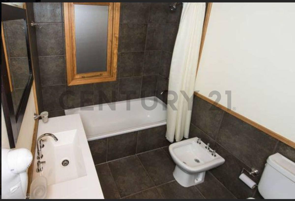 Foto de VENTA CASA SAN MARTIN DE LOS ANDES. CASCO CENTRICO, imagen 2