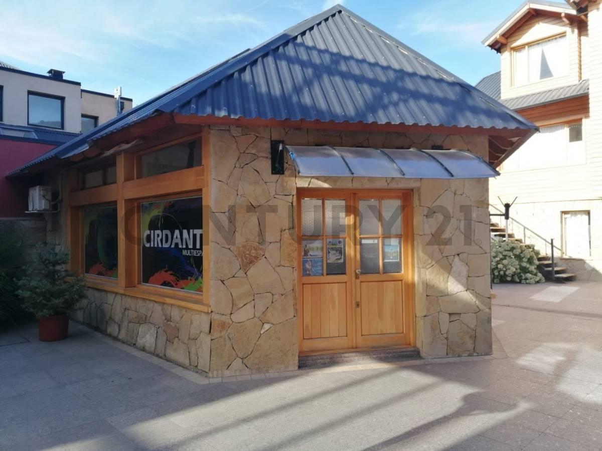 Foto de VENTA LOCAL COMERCIAL + COCHERA - SAN MARTIN DE LOS ANDES. CASCO, imagen 1