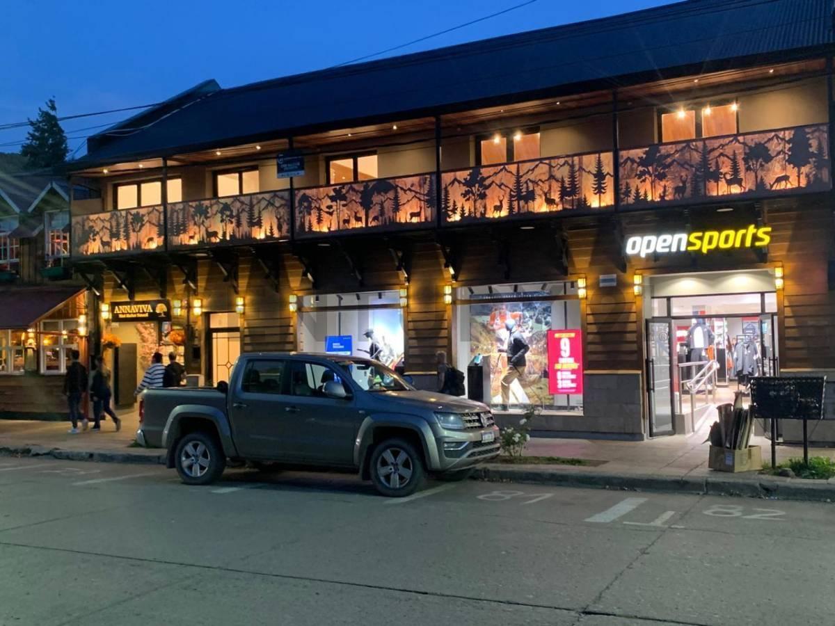 Foto de ALQUILER LOCAL COMERCIAL SAN MARTIN DE LOS ANDES . CASCO CENTRICO, imagen 2