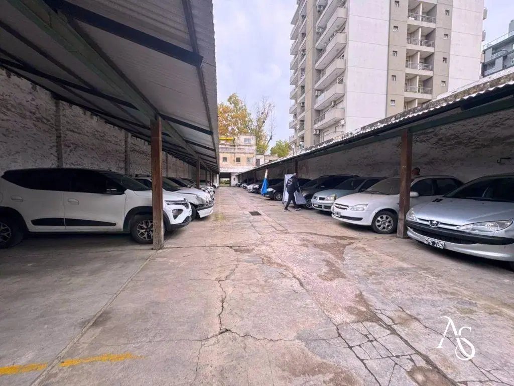 cochera en venta   en centro de casero frente a la municipalidad 2