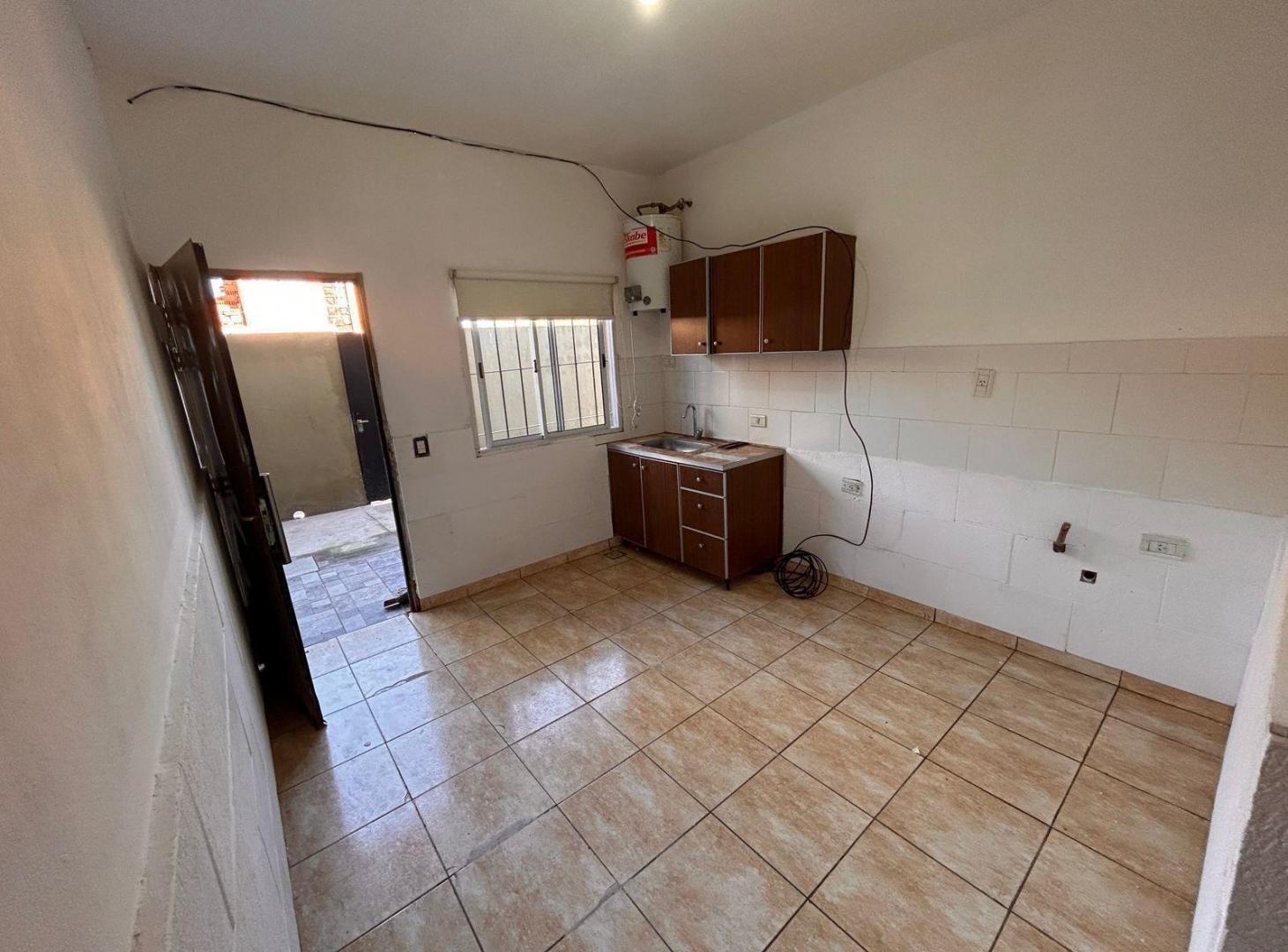 Foto de Departamento Planta baja 2 ambientes en Azcuénaga al 2800 esquina, imagen 5