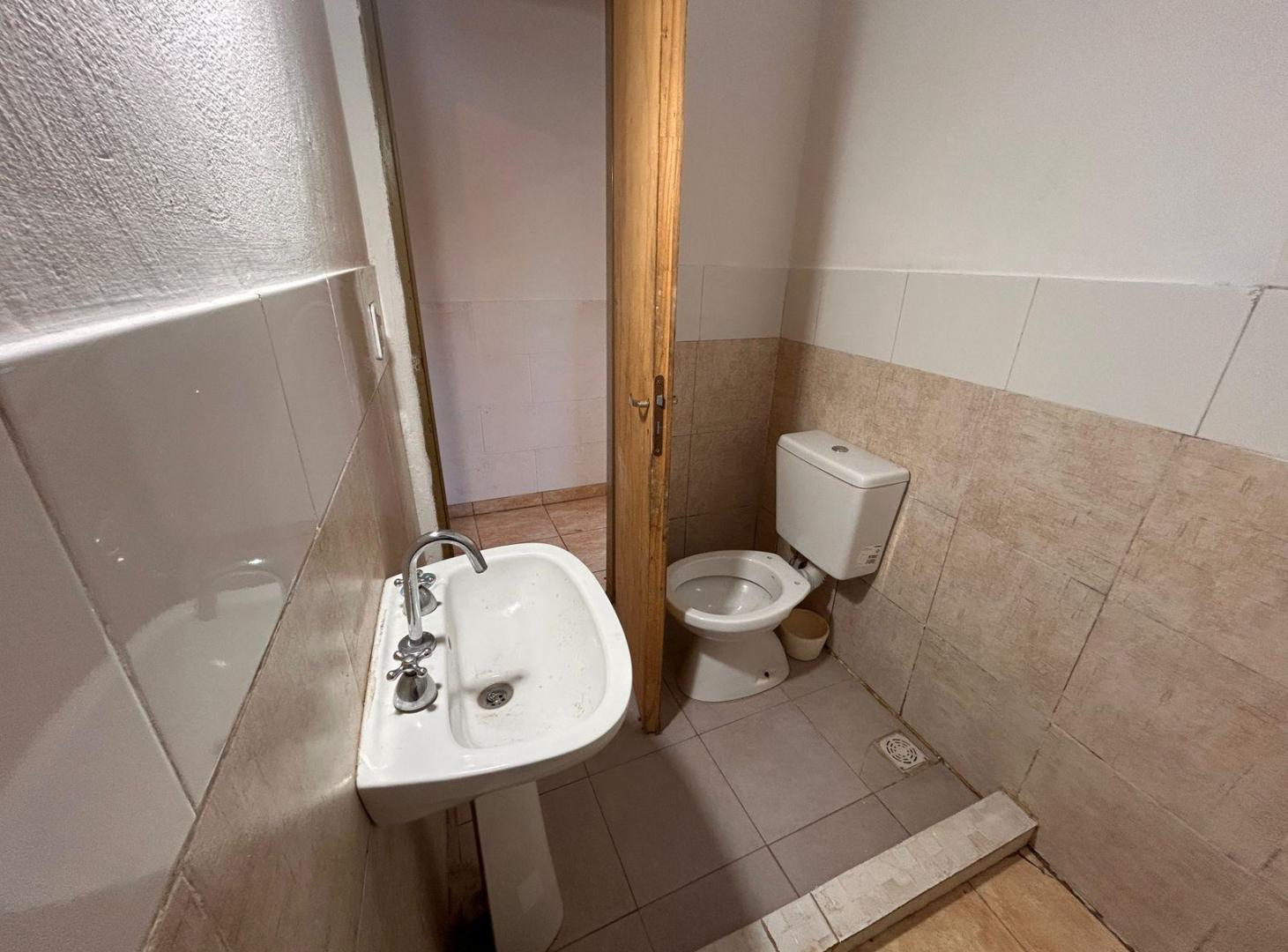 Foto de Departamento Planta baja 2 ambientes en Azcuénaga al 2800 esquina, imagen 4
