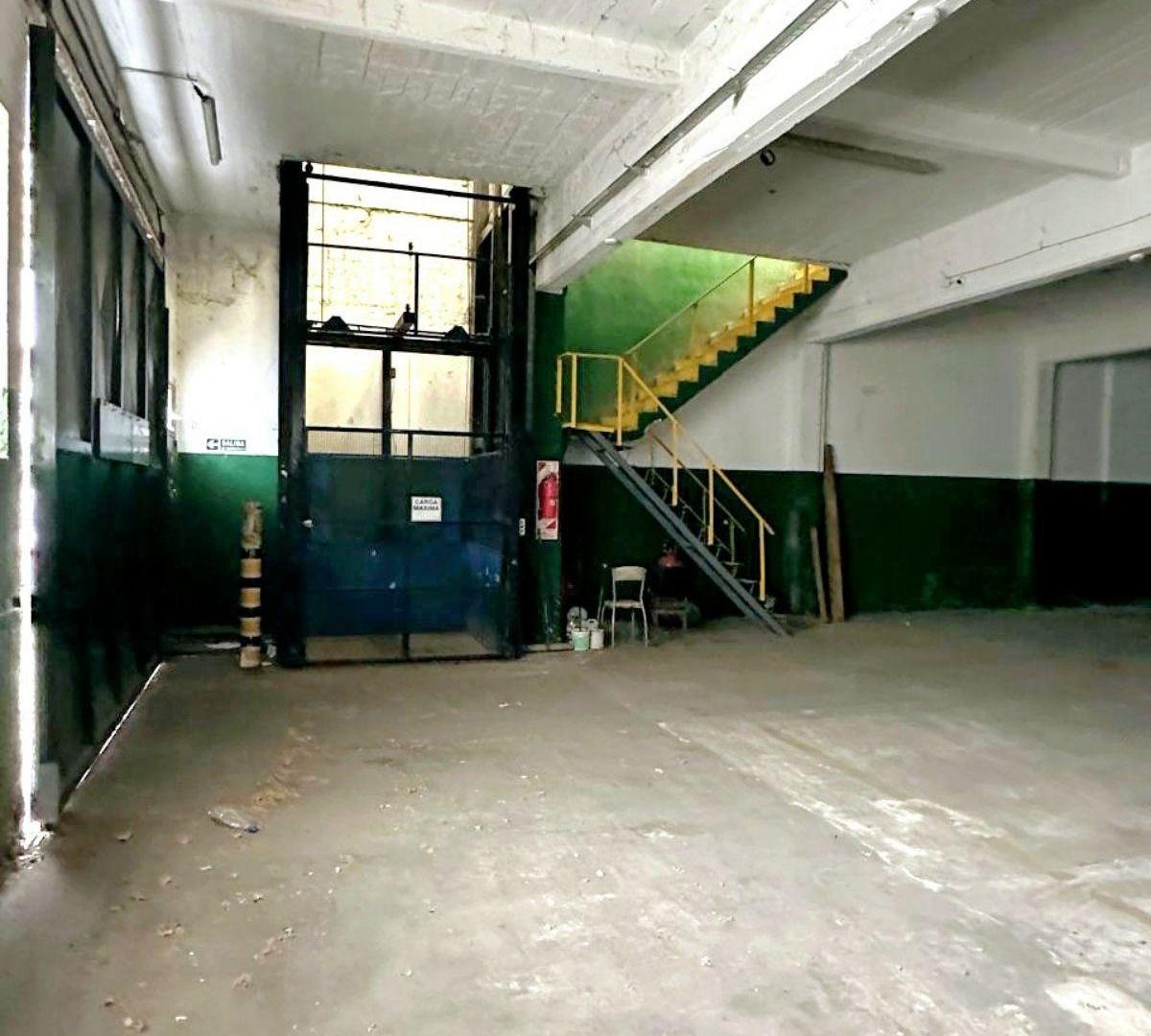 Foto de Galpón de 920 m² en Alquiler – Villa Maipú – Zona Industrial, imagen 4