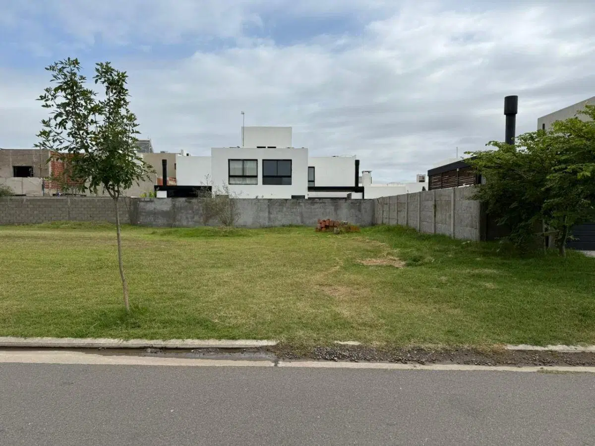 VENTA - LOTE 360M FONDO NORTE - SAN IGNACIO VILLAGE 4