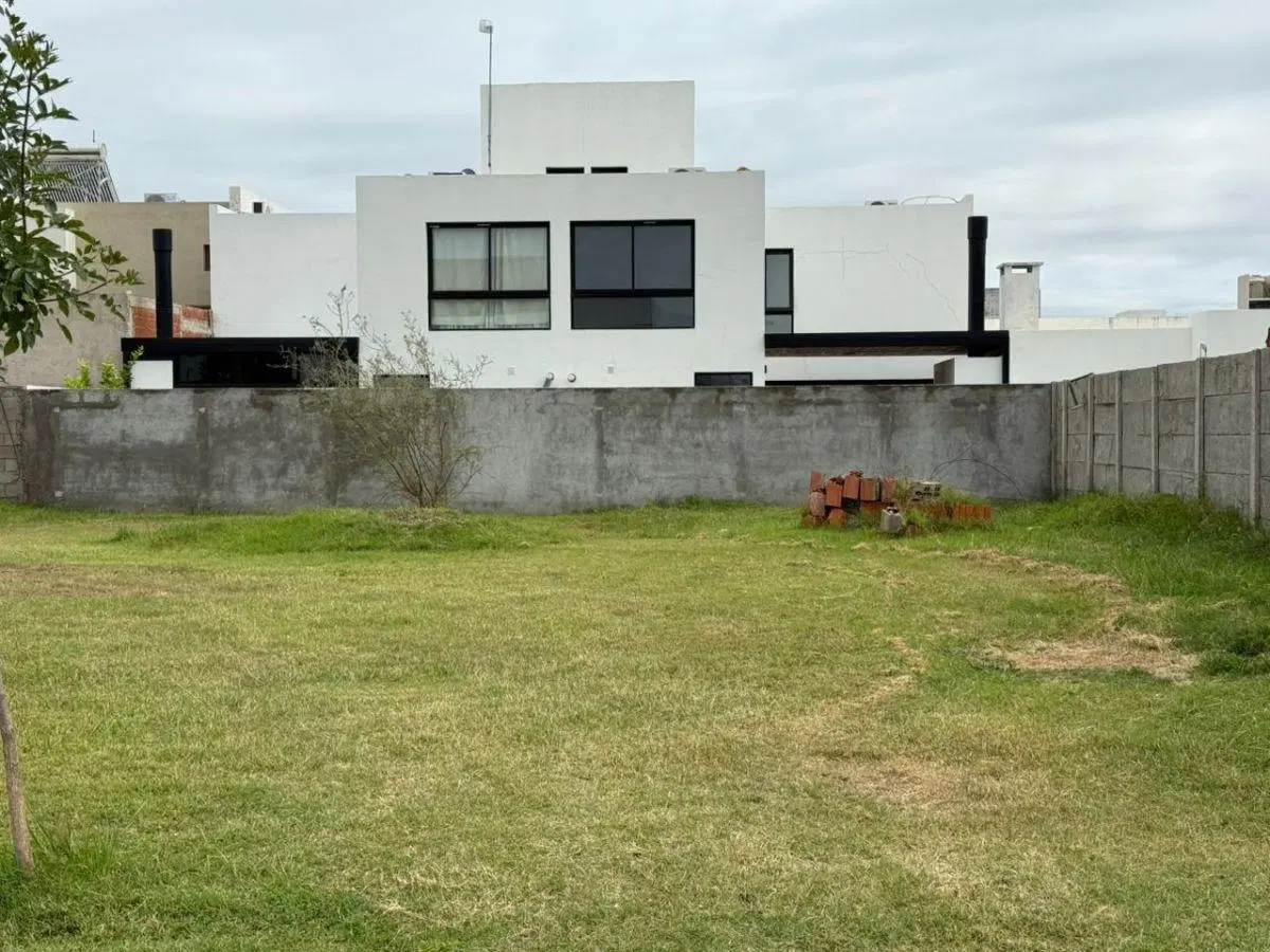 VENTA - LOTE 360M FONDO NORTE - SAN IGNACIO VILLAGE 3