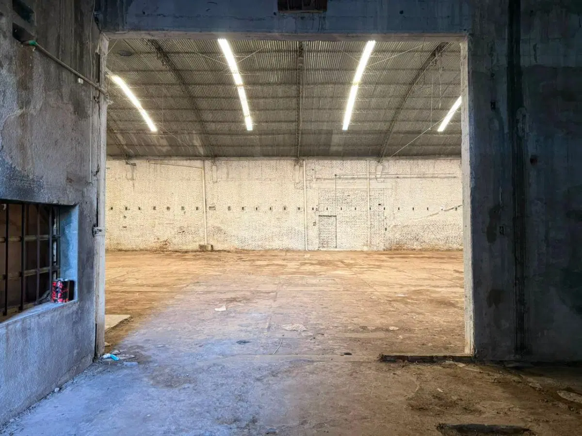 ALQUILER - GALPÓN DE 720m2 - B. MASSE ALTURA CASTRO BARROS 900 4