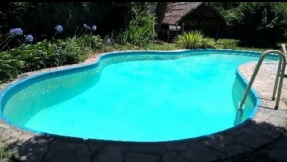 Foto de Casa con amplio parque arbolado y pileta, imagen 3