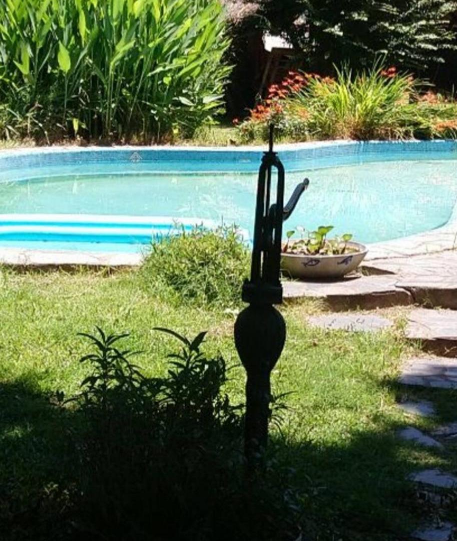 Foto de Casa con amplio parque arbolado y pileta, imagen 5