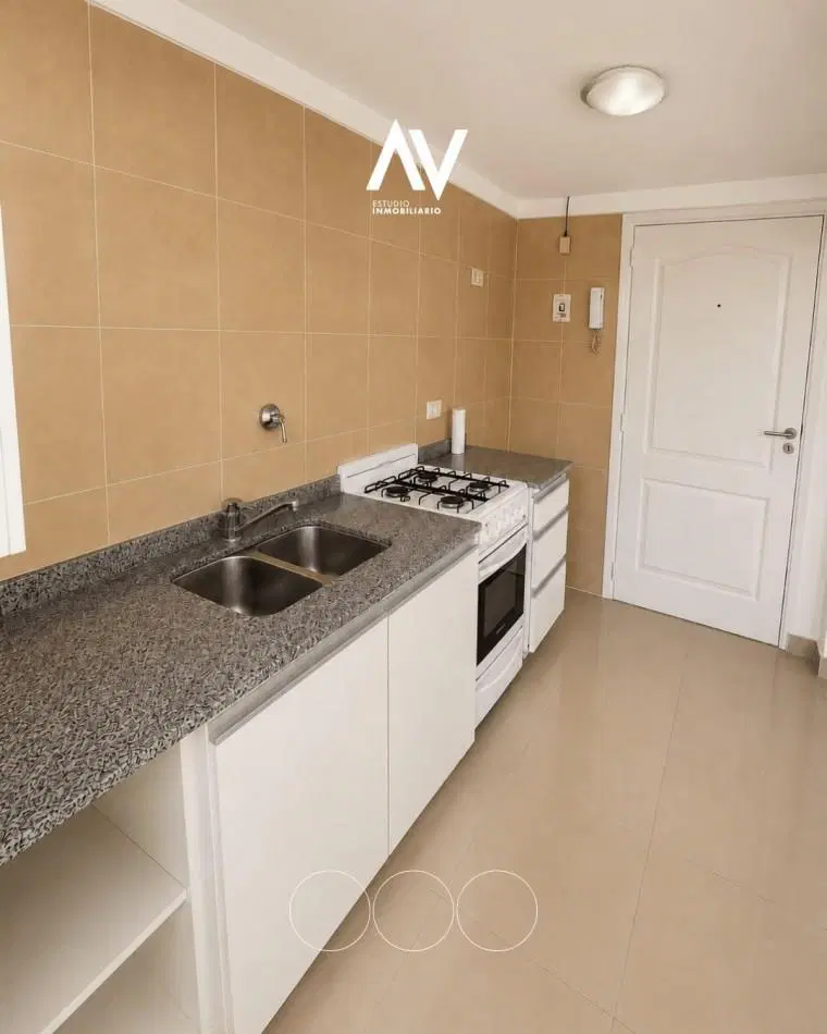 EN VENTA | Monoambiente con vista al mar y doble balcon 2