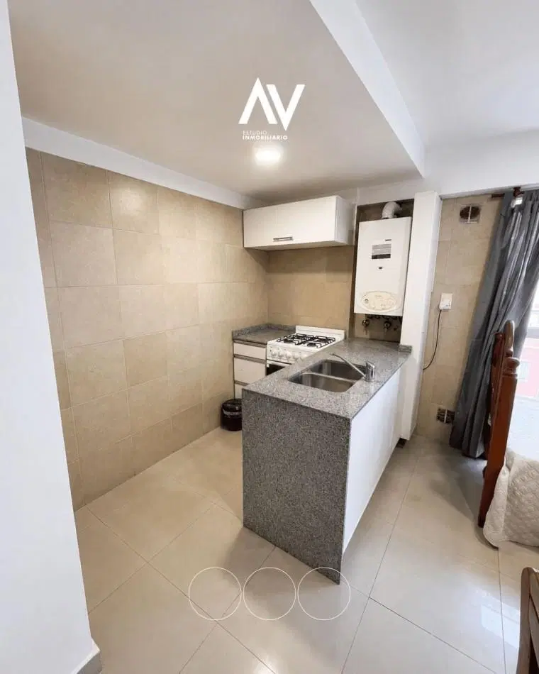 En Venta ! dos ambientes al frente con balcon 4