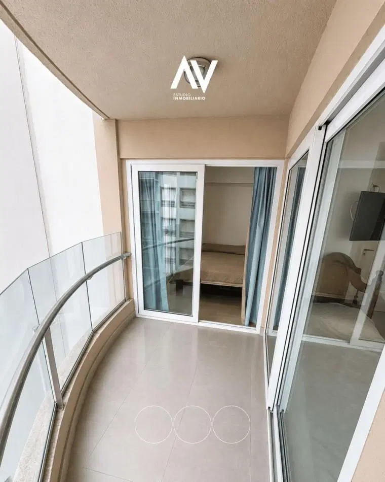 En Venta ! dos ambientes al frente con balcon 5