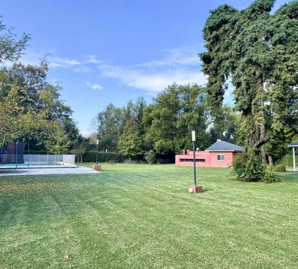 EXCLUSIVA CASA QUINTA CON PISCINA Y GUEST HOUSE. 4