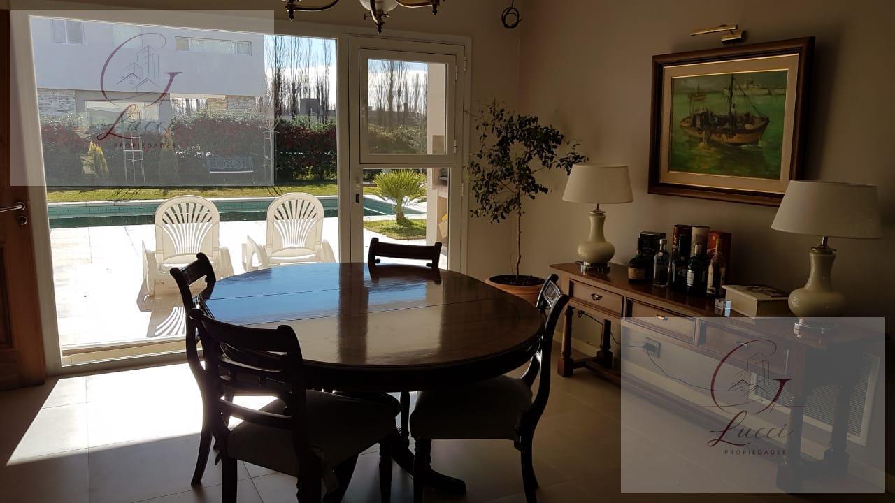 Foto de Casa de 3 dormitorios con pileta climatizada en Barrio Sauces del, imagen 1