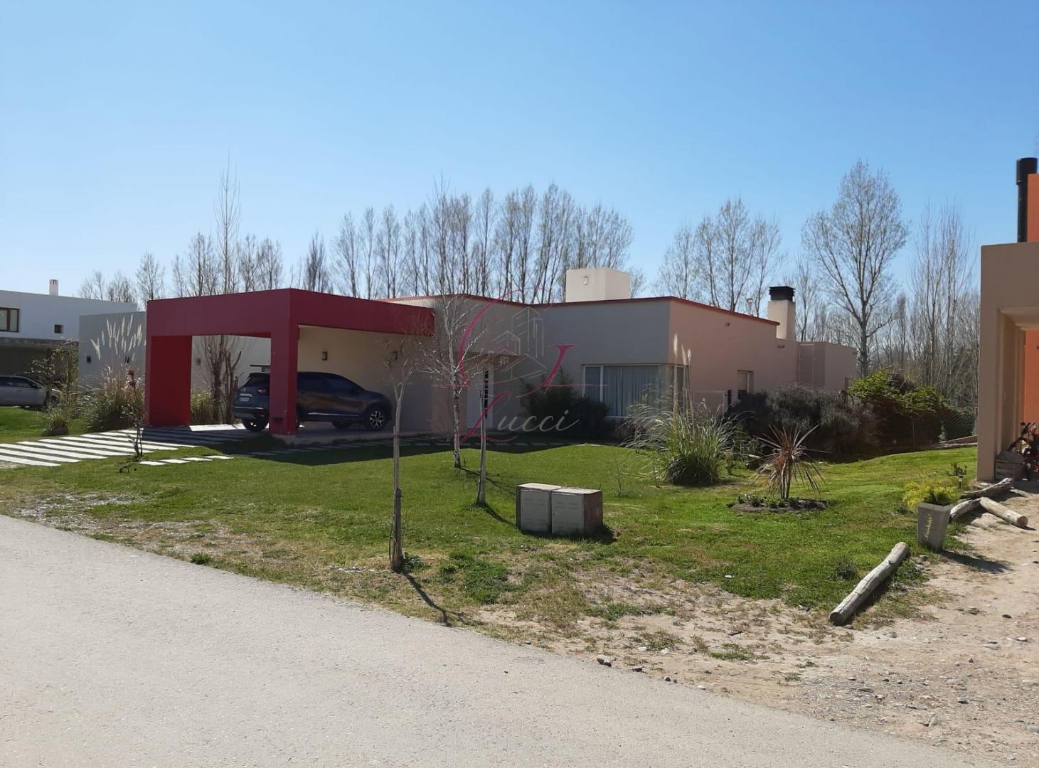 Foto de Casa en Venta en Barrio Privado La Zagala, Neuquén Capital, imagen 2