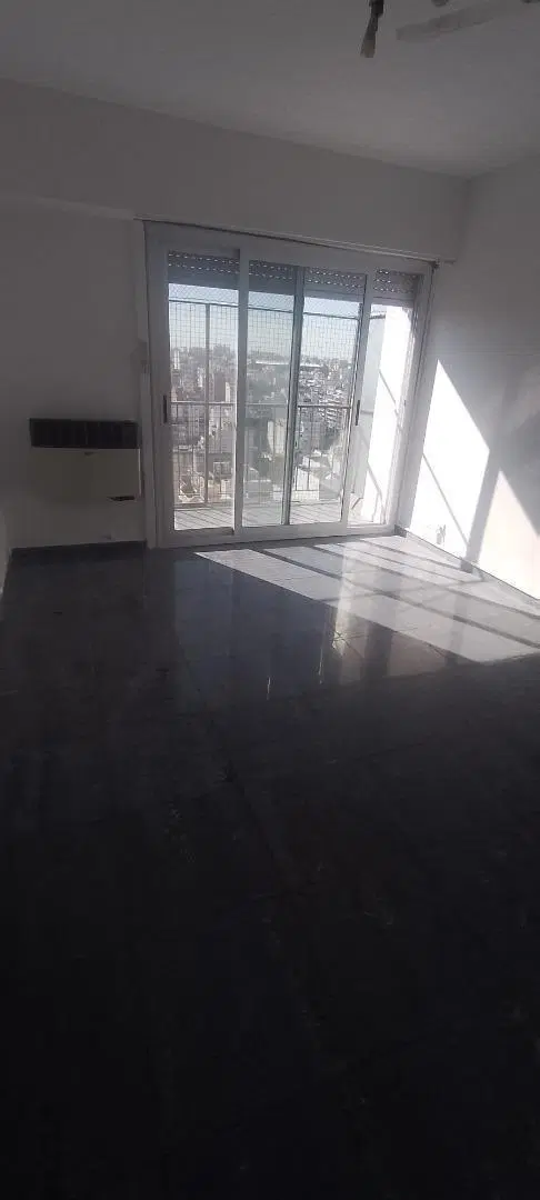 OPORTUNIDAD !DEPTO 4 AMB CON BALCÓN PISO ALTO EN CABALLITO 4