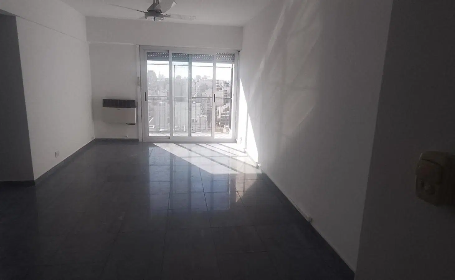 OPORTUNIDAD !DEPTO 4 AMB CON BALCÓN PISO ALTO EN CABALLITO 3