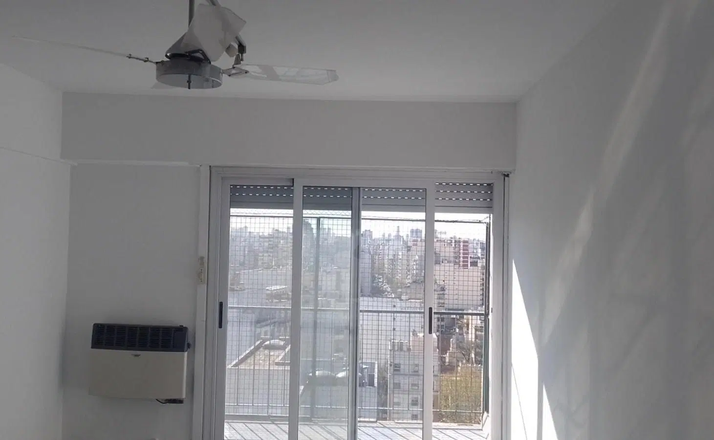OPORTUNIDAD !DEPTO 4 AMB CON BALCÓN PISO ALTO EN CABALLITO 5