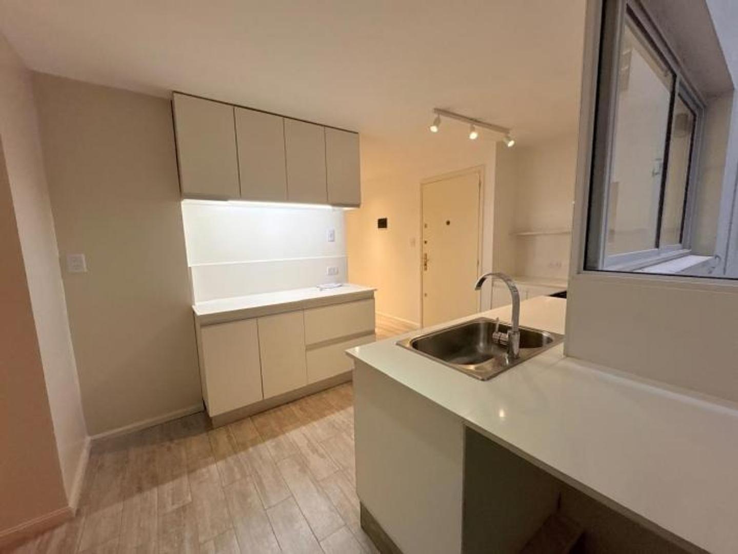 Foto de VENTA PISO 4 AMB C/DEP Y COCHERA EN RECOLETA, imagen 4