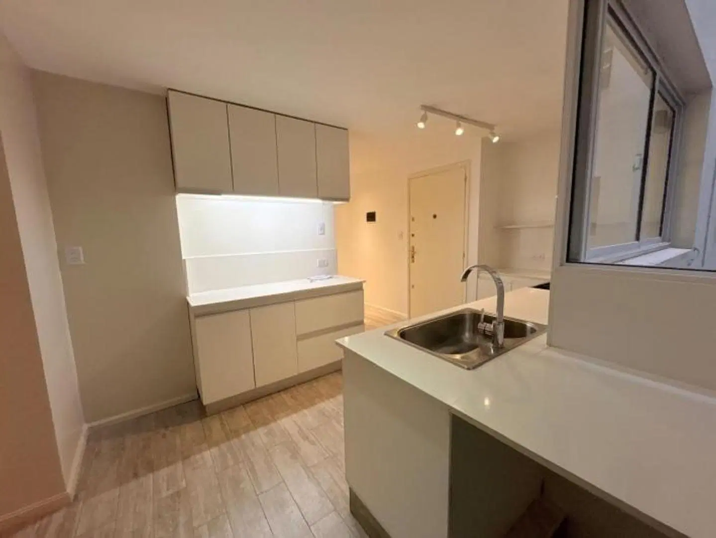 VENTA PISO 4 AMB C/DEP Y COCHERA EN RECOLETA 4