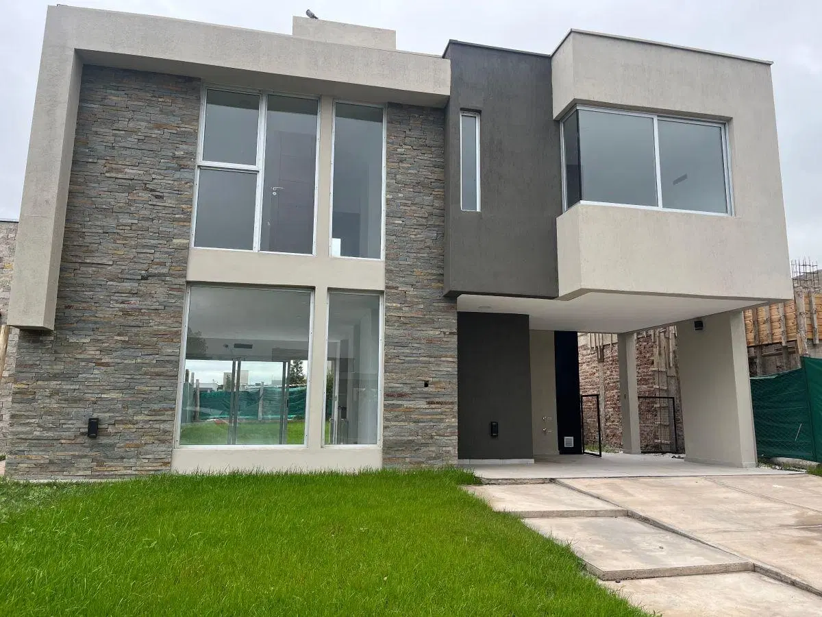 Casa en venta en Barrio Cortaderas 4