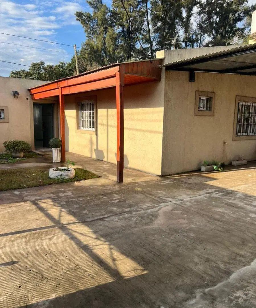 Casa en Venta 3 Ambientes Con Amplio Parque En General Rodriguez 1